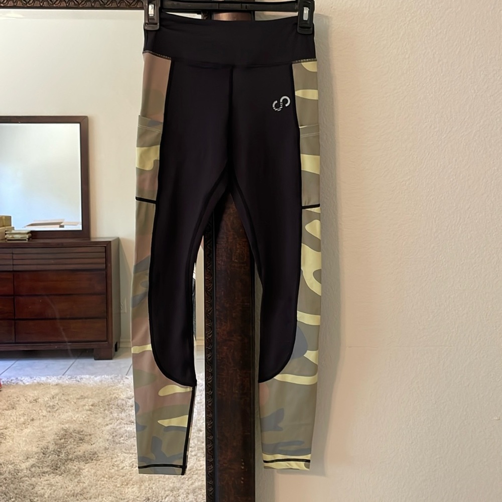Curves N Combatboots Woodland Camo legging